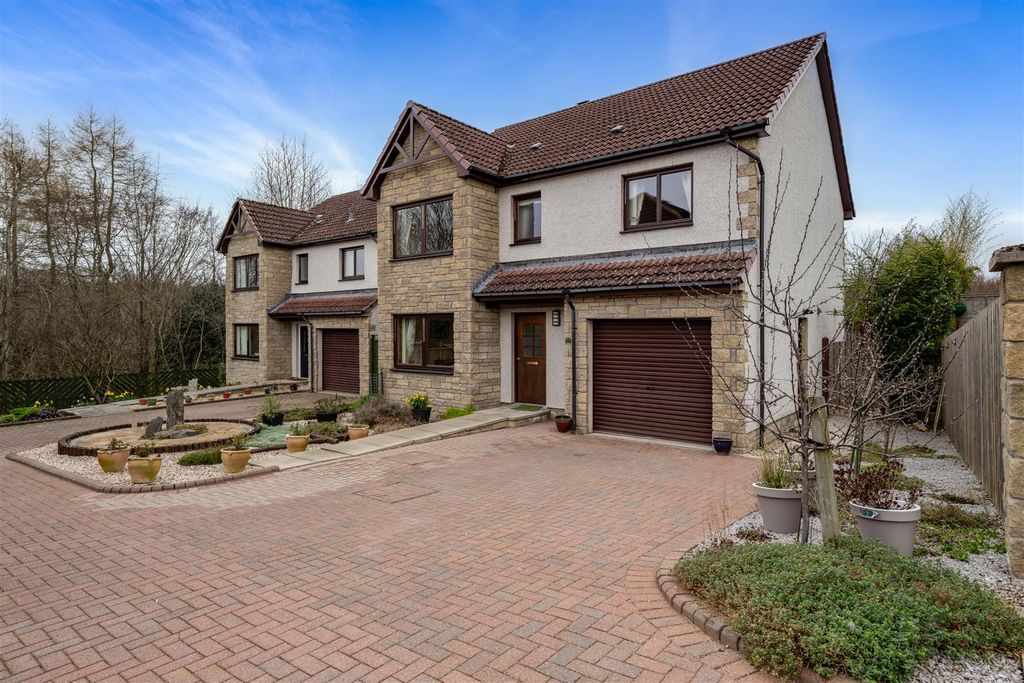 Property photo 1 of 21 11_South_Mews_Bennecourt_Drive-3.Jpg