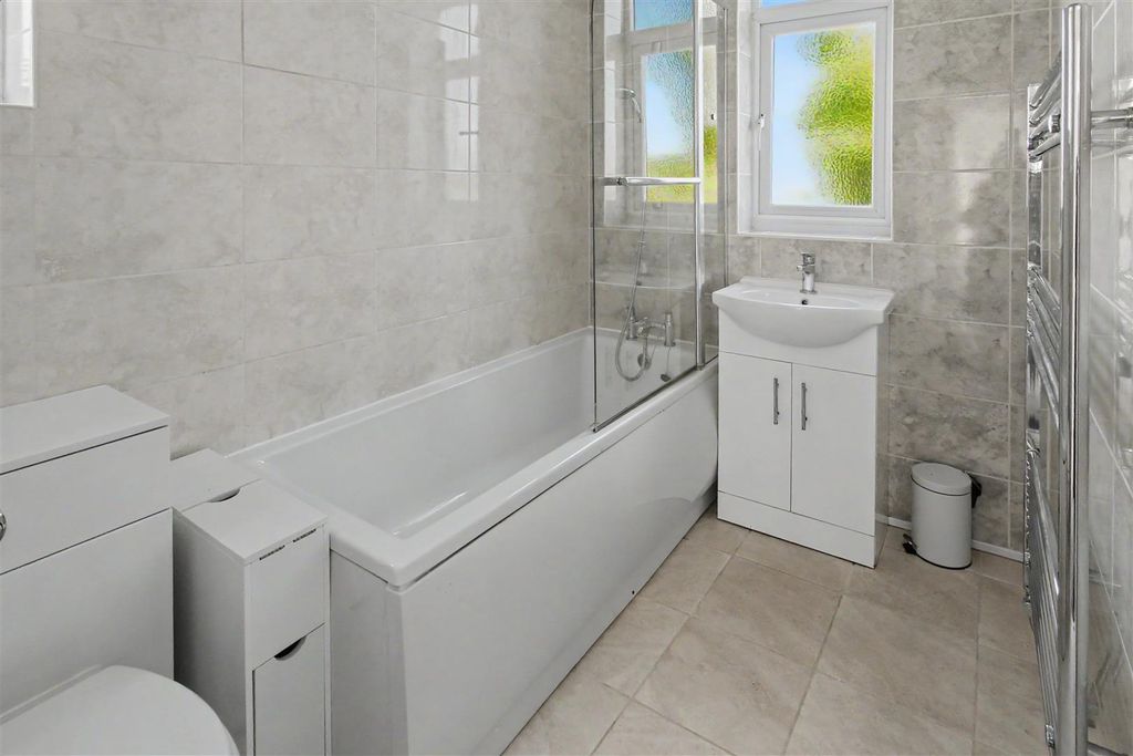 Property photo 1 of 20 Bathroom 1.Jpeg