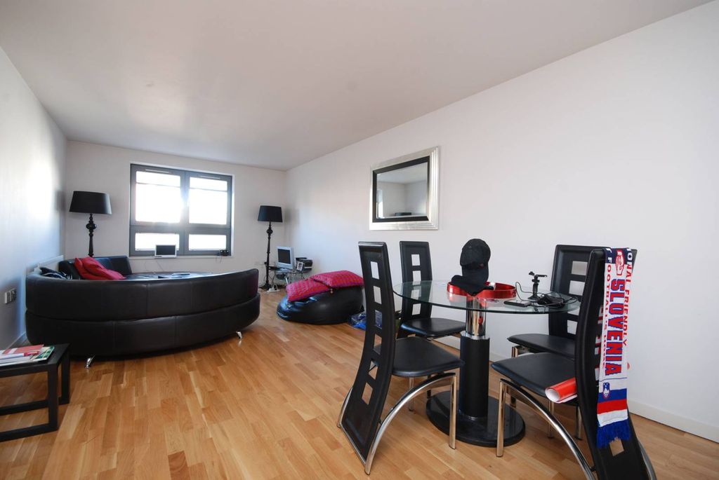 Property photo 1 of 4