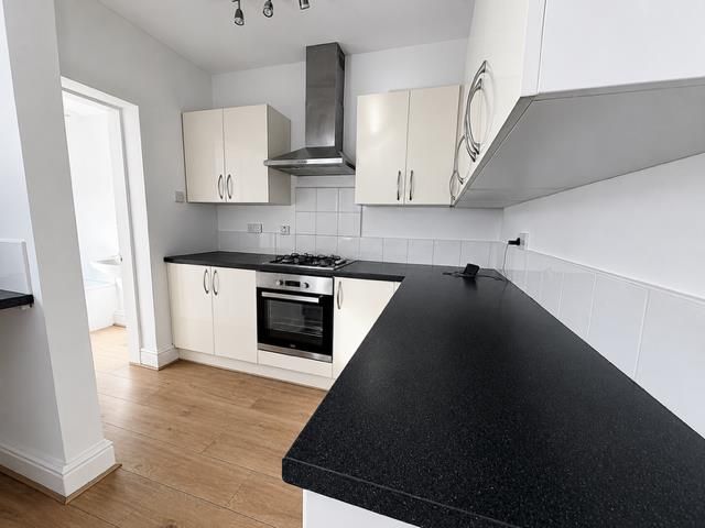 Property photo 3 of 10 C051F41F-E6A8-4F7C-A9B8-Fa6F4A202E07.Png