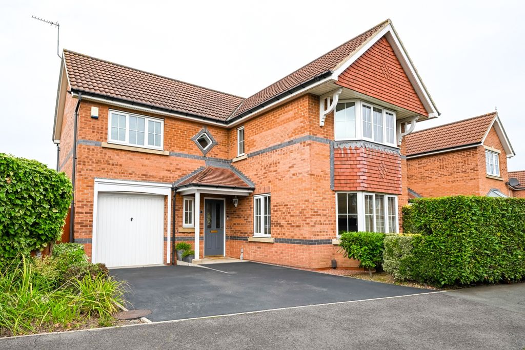 Property photo 1 of 25 Cranbourne Ewemove Recar-13