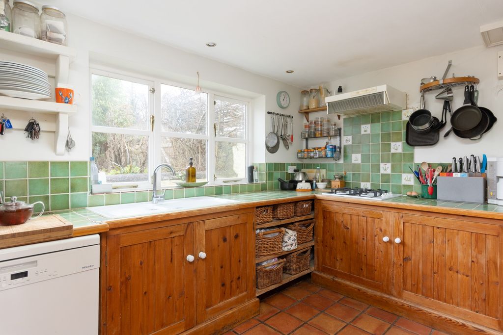 Property photo 2 of 22 4826374