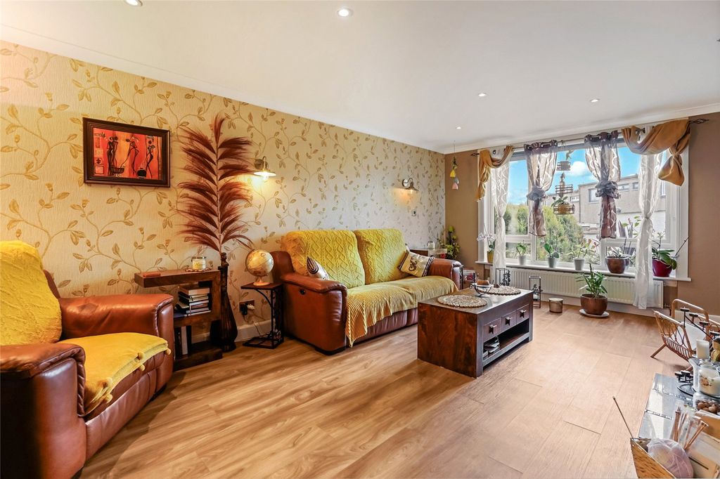 Property photo 2 of 21 Picture No. 03