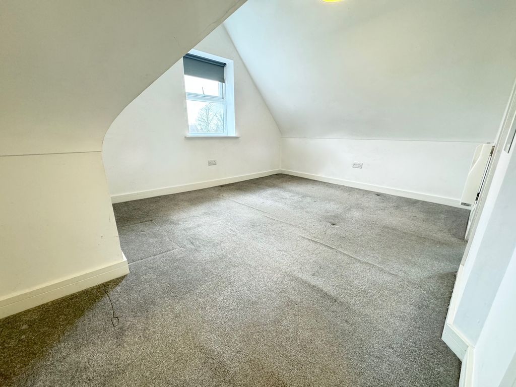Property photo 1 of 10 Bedroom