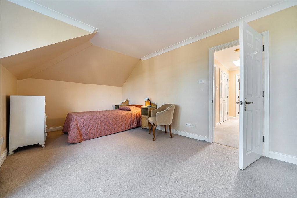Additional image 21 of 3 bed flat for saleCulloden Road, Enfield EN2