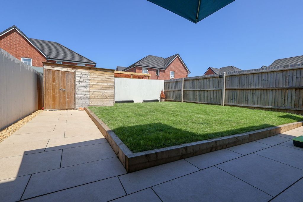 Property photo 2 of 19