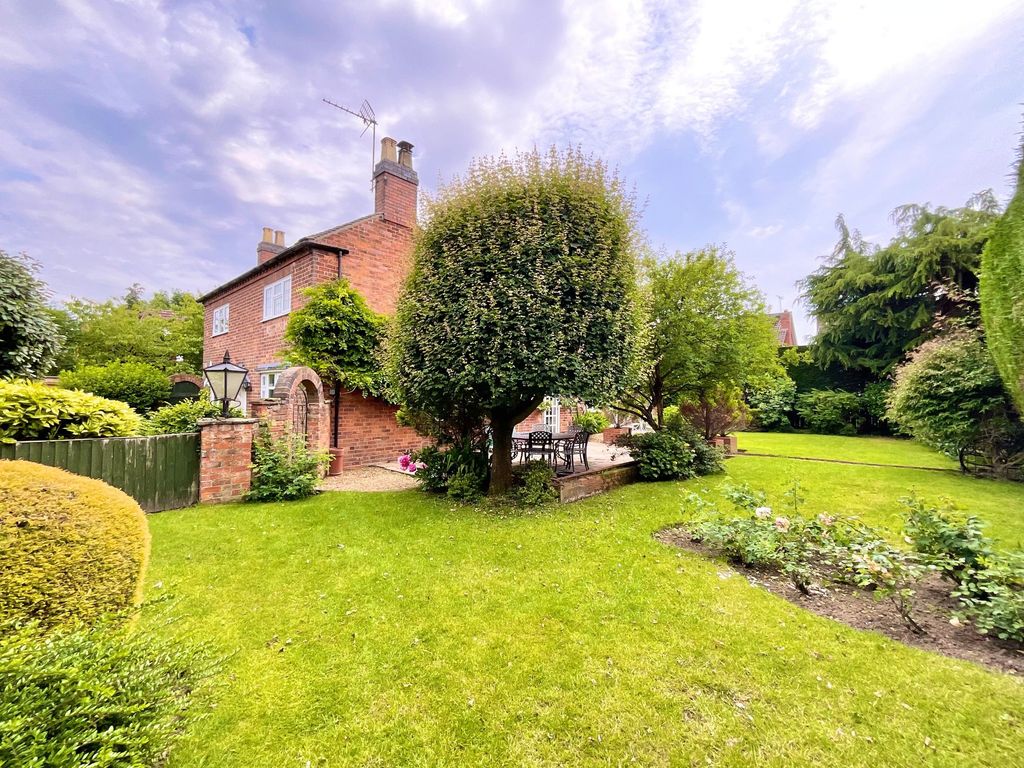 Property photo 1 of 25
