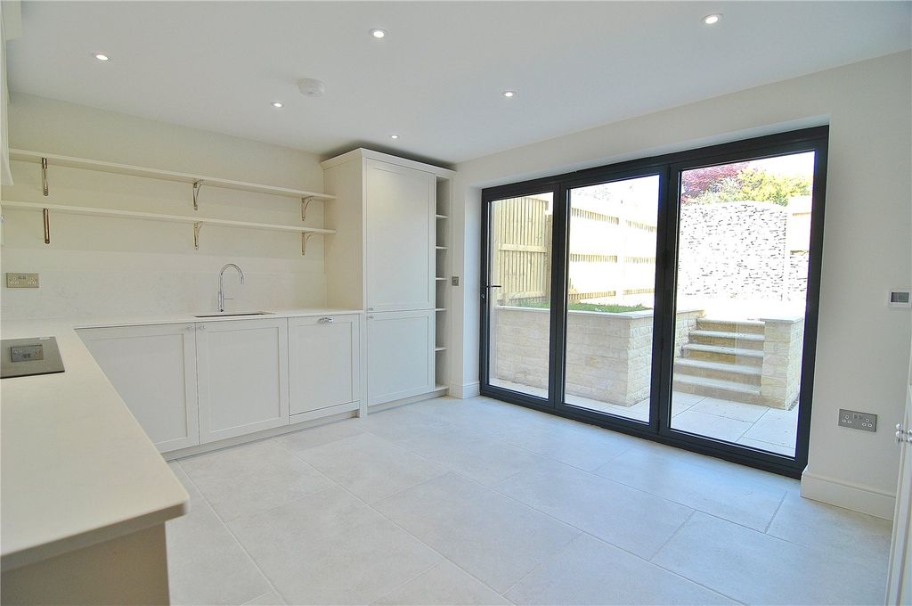 Property photo 2 of 16 Picture No. 08