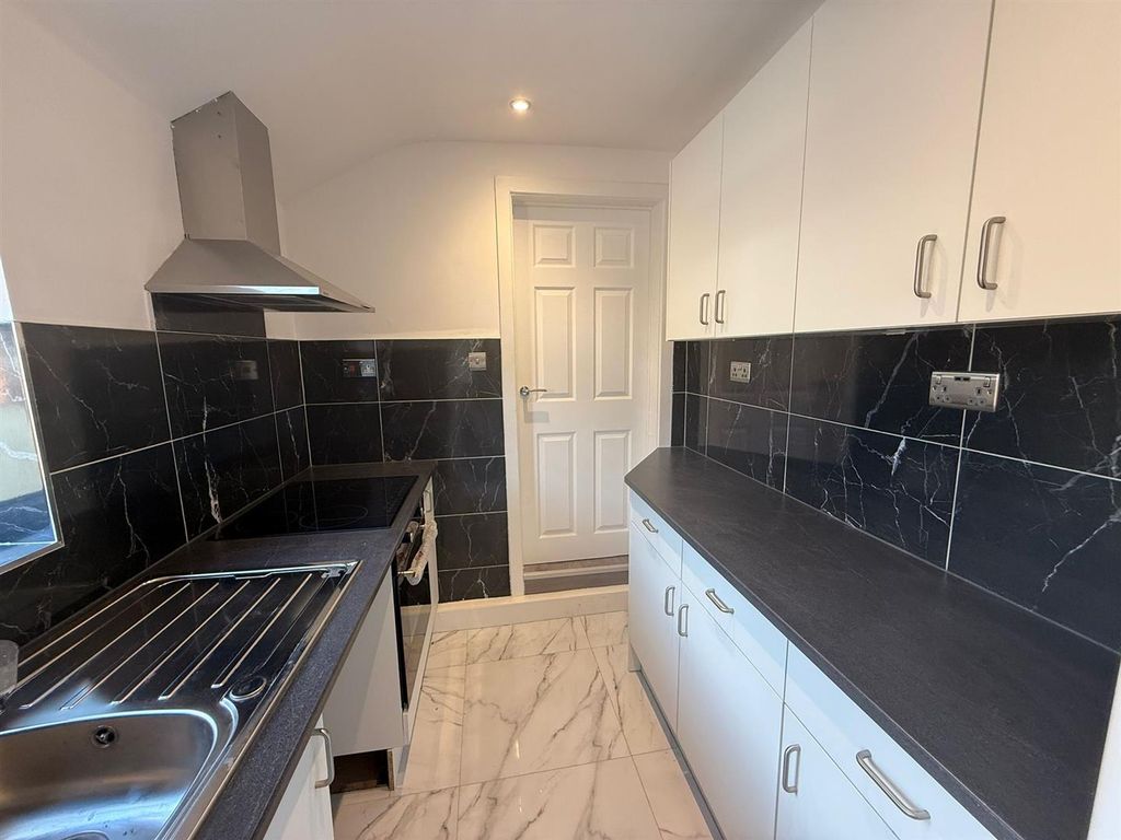 Property photo 1 of 8 124 Kitchen.Jpeg