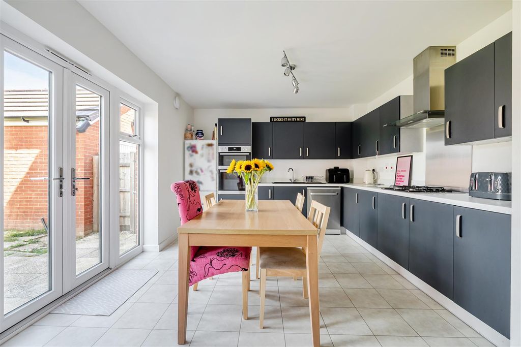 Property photo 3 of 16 1487639-12-6A4B9Fa737c8E.Jpg