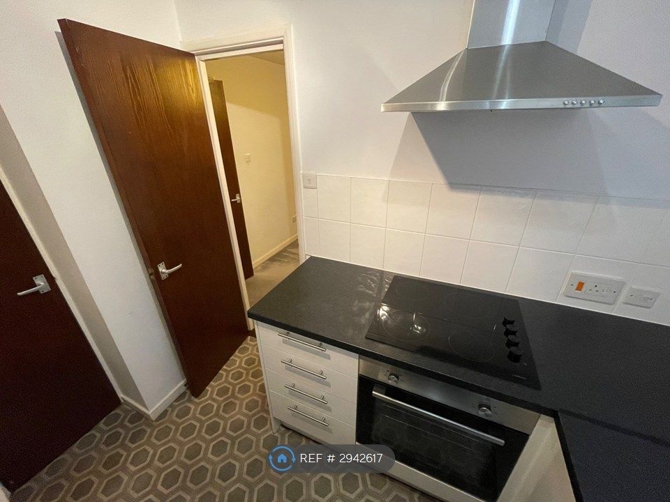 Property photo 2 of 12 Kitchen