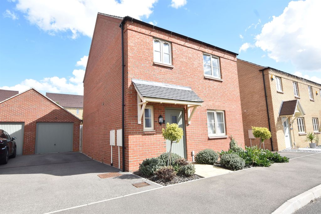 Property photo 1 of 11