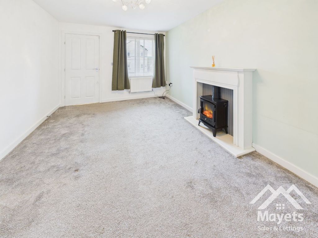 Property photo 2 of 23