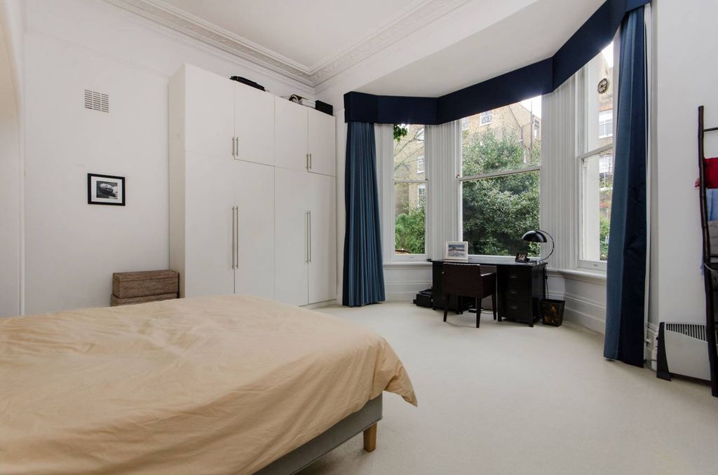 Property photo 3 of 12