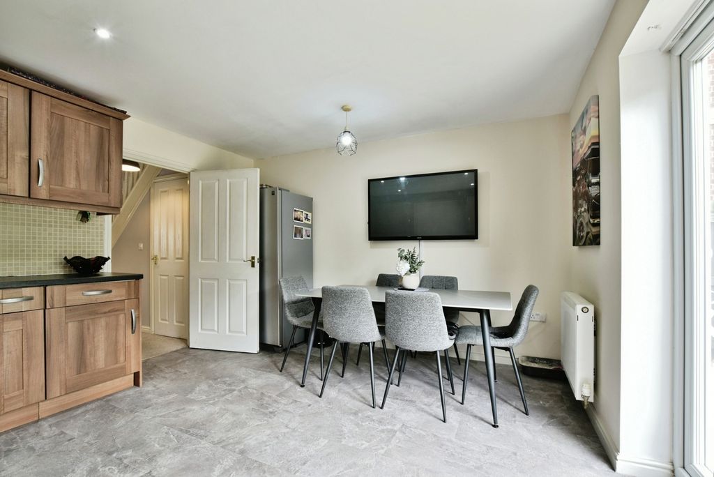 Property photo 3 of 21 Pbox-Img.Jpg