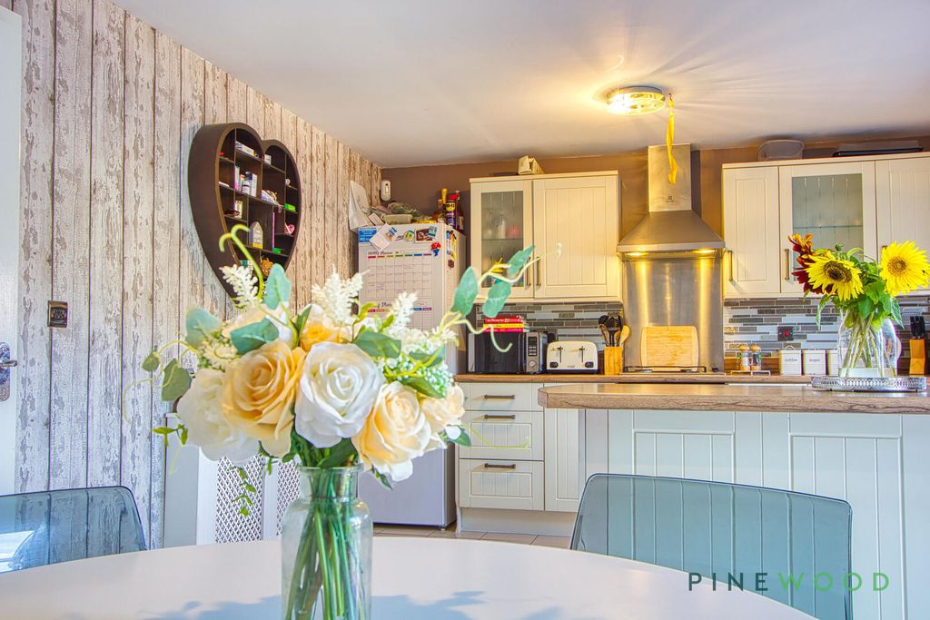 Property photo 3 of 37 Kitchen /Dining Room