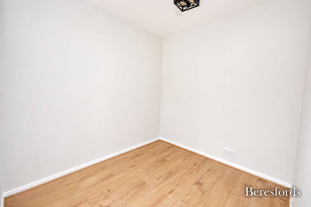 Property photo 3 of 5 Bedroom