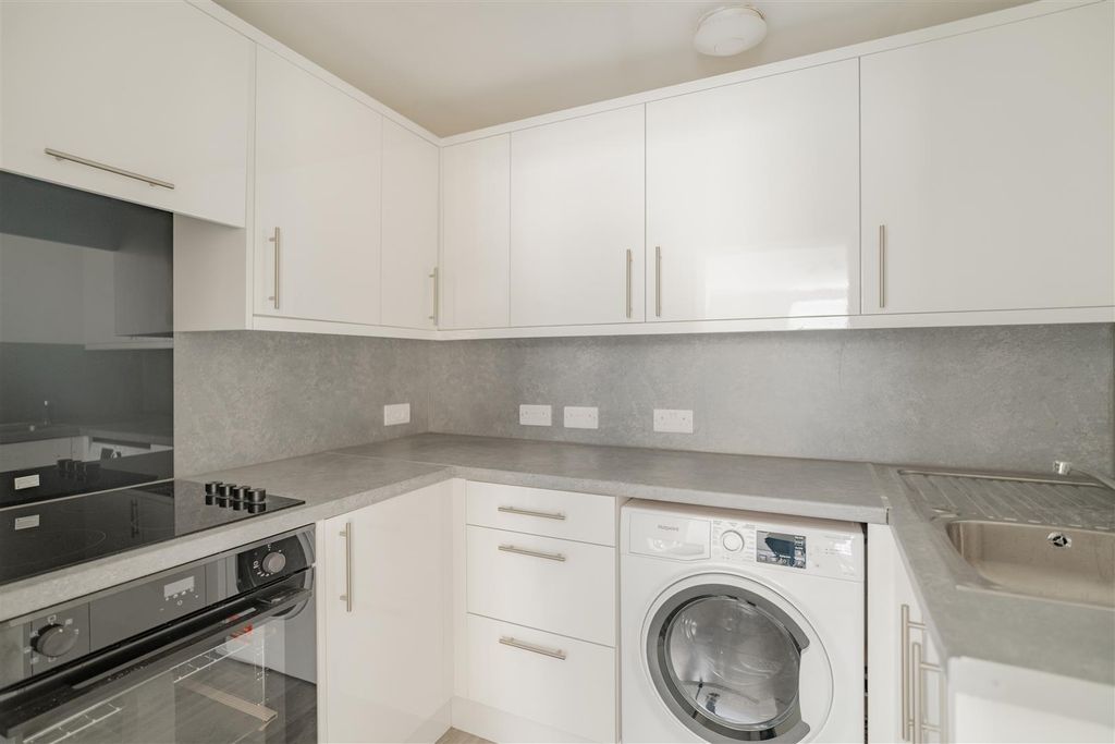 Property photo 2 of 7 Dsc06636-Hdr.Jpg