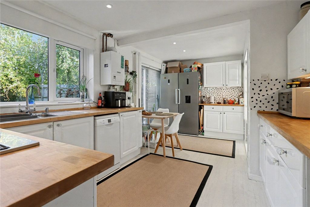 Property photo 3 of 11 Kitchen / Diner