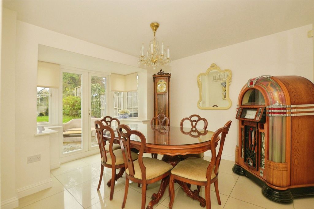 Property photo 3 of 14 Dining Room