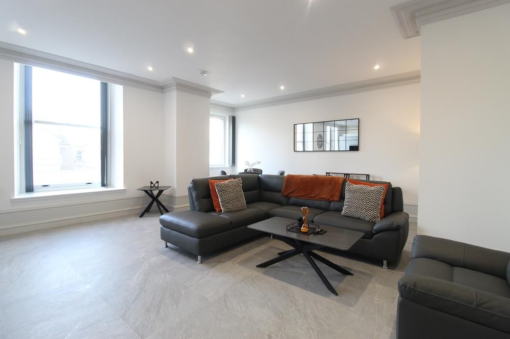 Property photo 1 of 9 Lounge 1.1