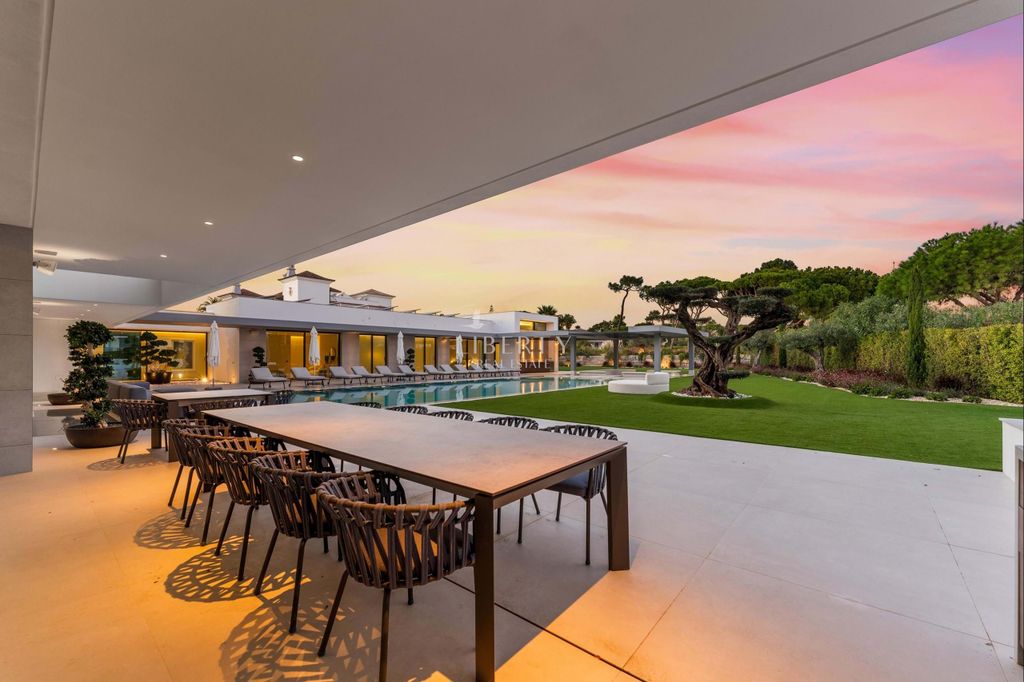 Property photo 2 of 30