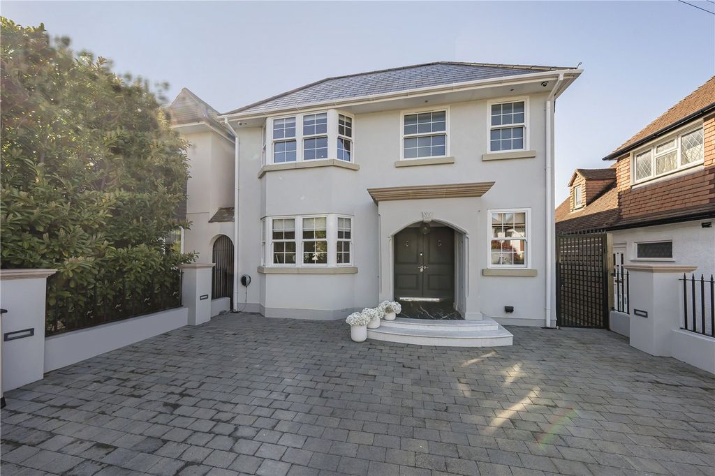 Hollington Crescent New Malden KT3 4 Bed Link Detached House For Sale Hollington Crescent New Malden KT3 4 Bed Link Detached House For Sale