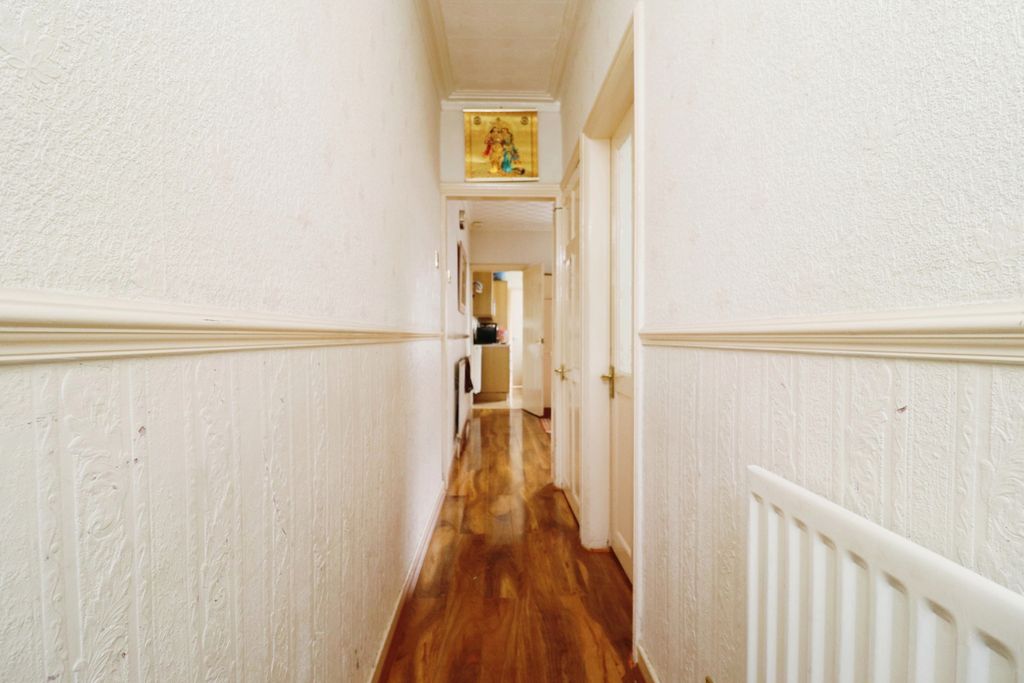 Property photo 2 of 18 A807E32c-Img_0378