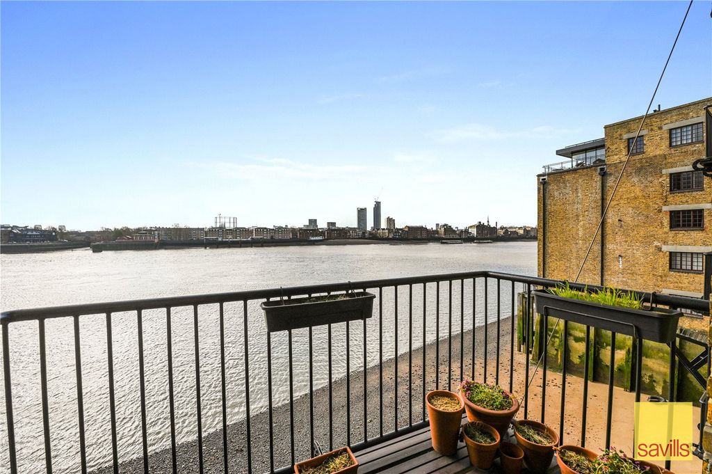 Property photo 2 of 16 Balcony