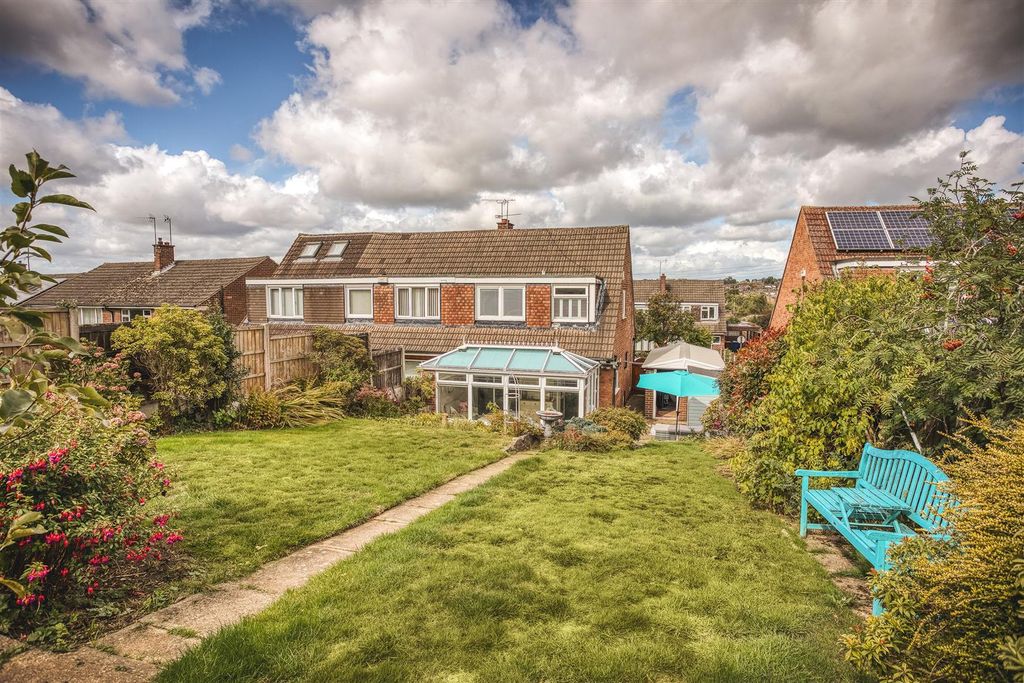 Property photo 2 of 17