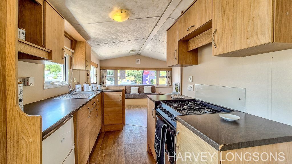 Property photo 3 of 16 2014 Delta Radiant Fitted Kitchen