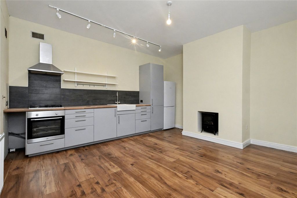 Property photo 2 of 9 Picture No. 08