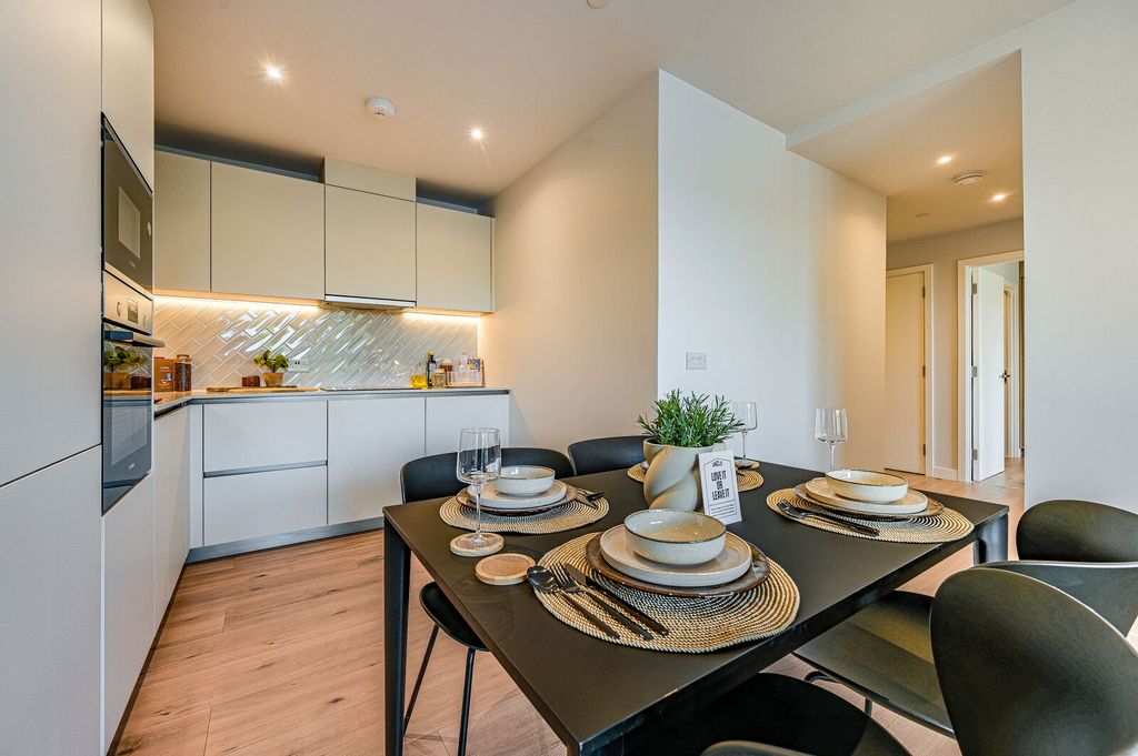 Property photo 1 of 58