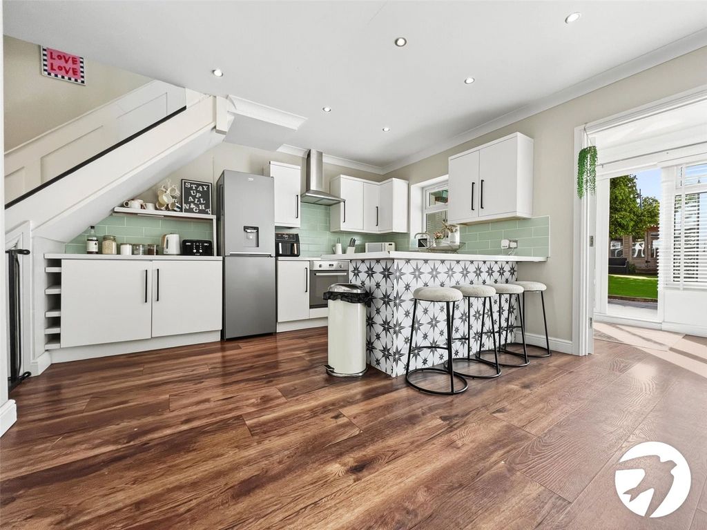 Property photo 3 of 15 Kitchen