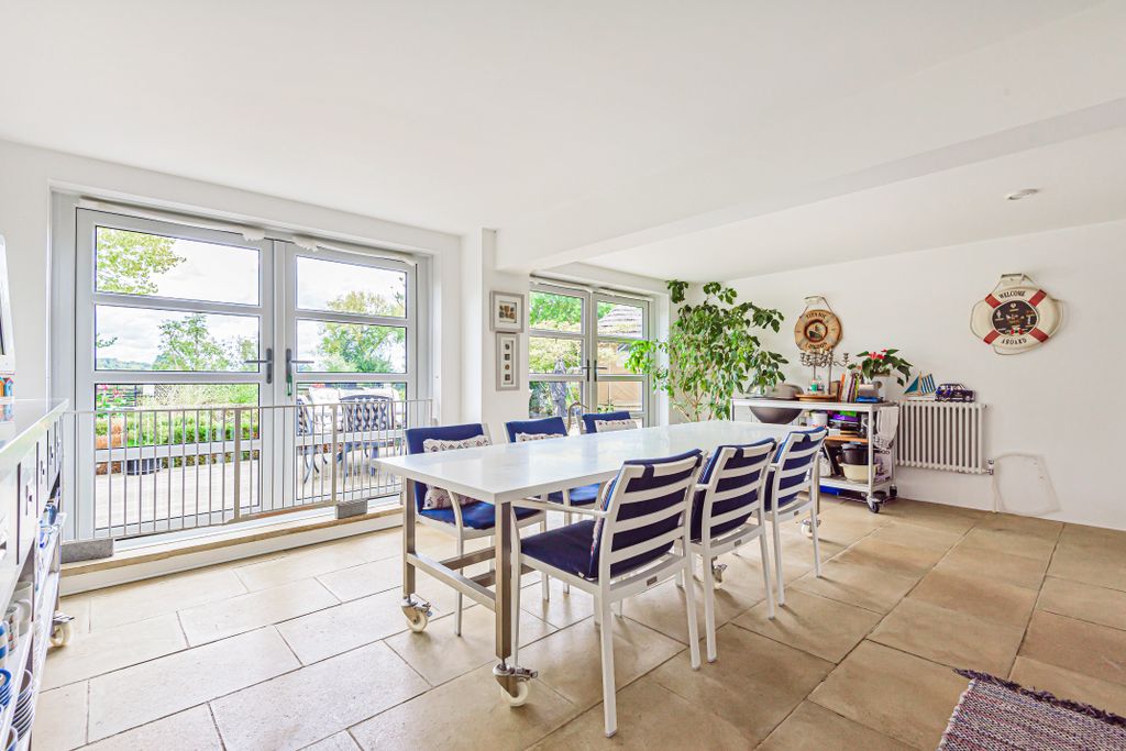 Property photo 3 of 28 3