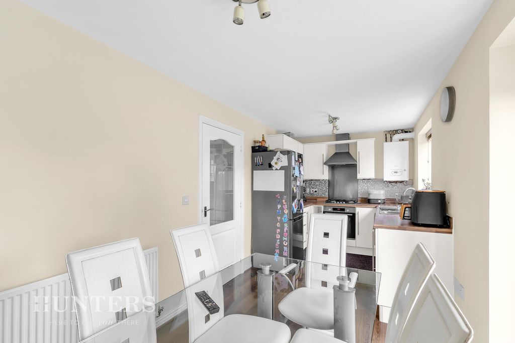 Property photo 3 of 23 Dining Kitchen