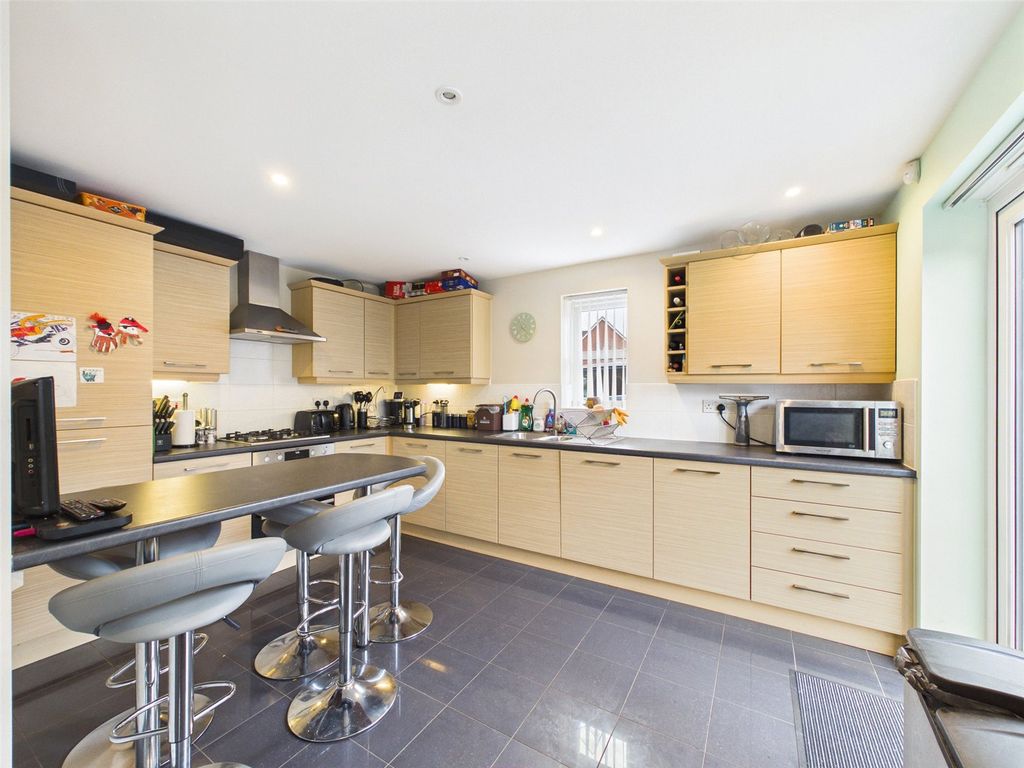 Property photo 3 of 19 Picture No. 04