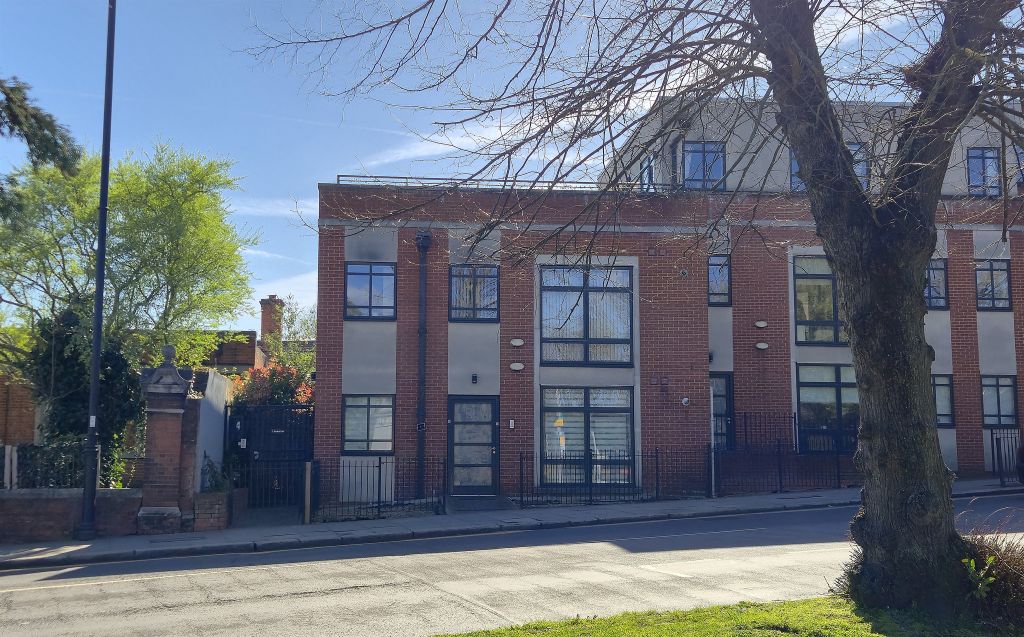 Property photo 1 of 12