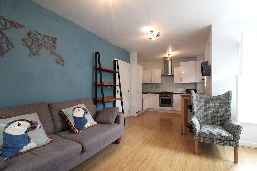 Property photo 1 of 13 Living Room