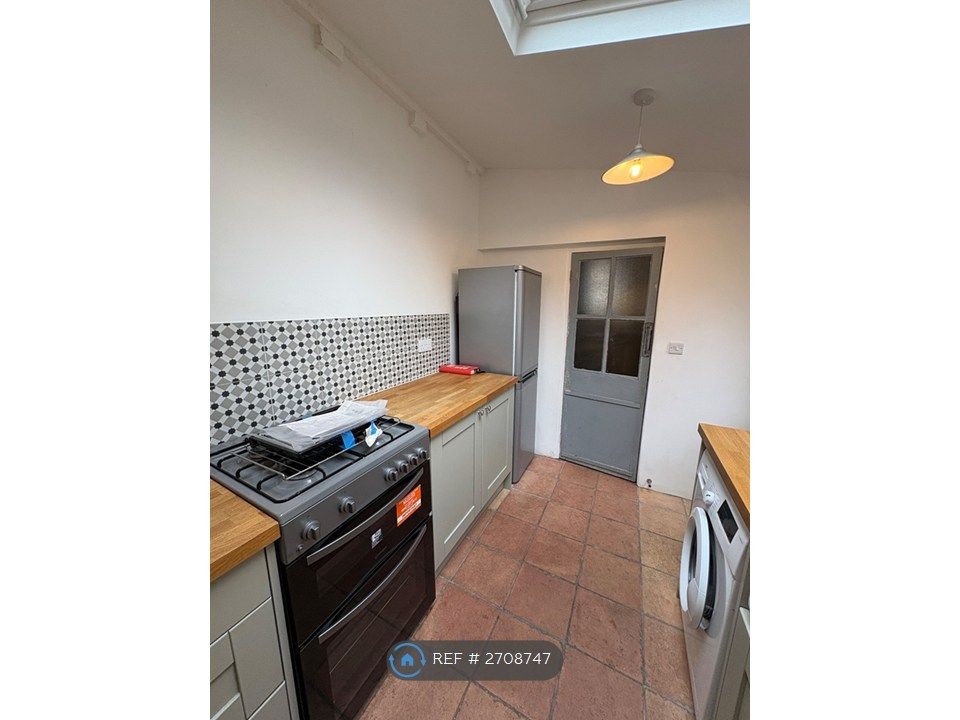 Property photo 2 of 30 Kitchen