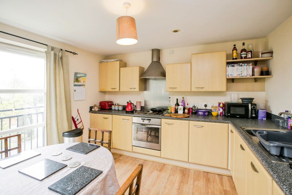 Additional image 19 of 2 bed flat for saleAlbert Promenade, Halifax, West Yorkshire HX3