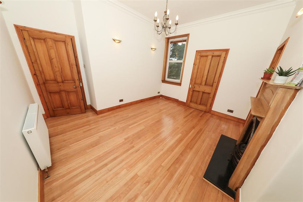 Property photo 3 of 15 c