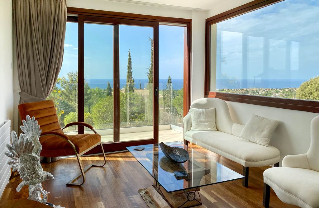 Property photo 2 of 14