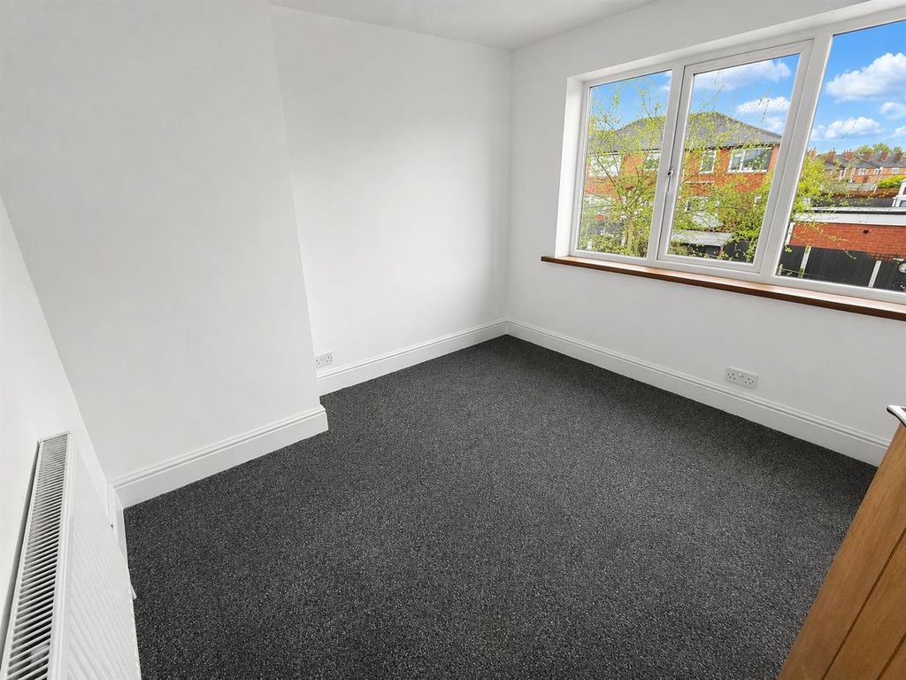 Property photo 2 of 5 912816c6-c728-4c81-8d64-2B68226015Eb.Jpg