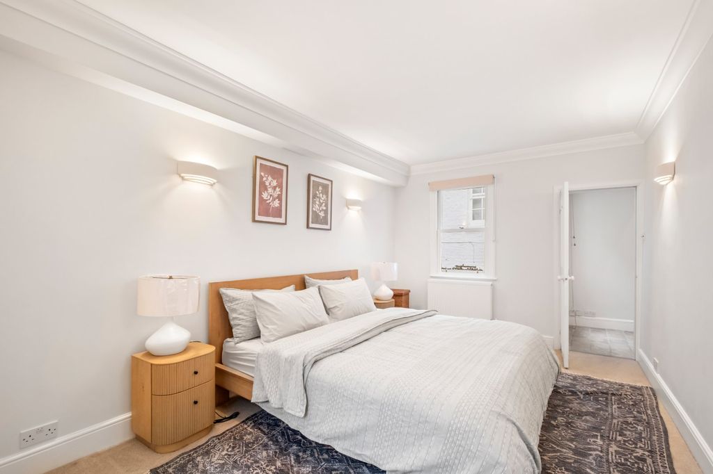 Property photo 3 of 23