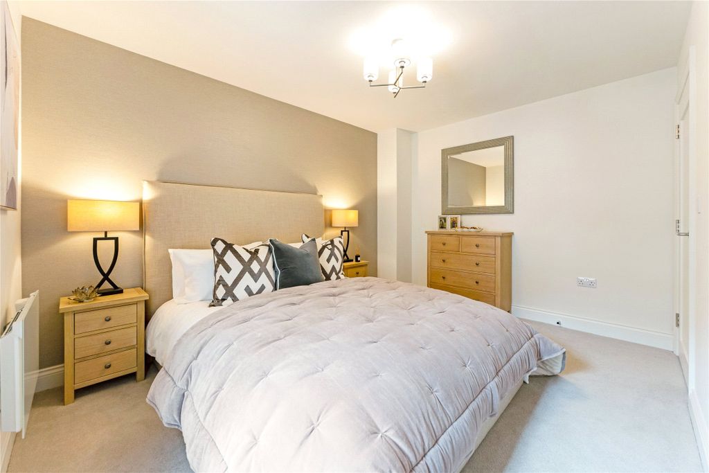 Property photo 2 of 12 Show Home
