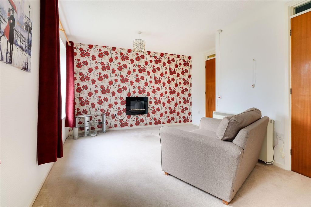 Property photo 3 of 11 Img (9).Jpg