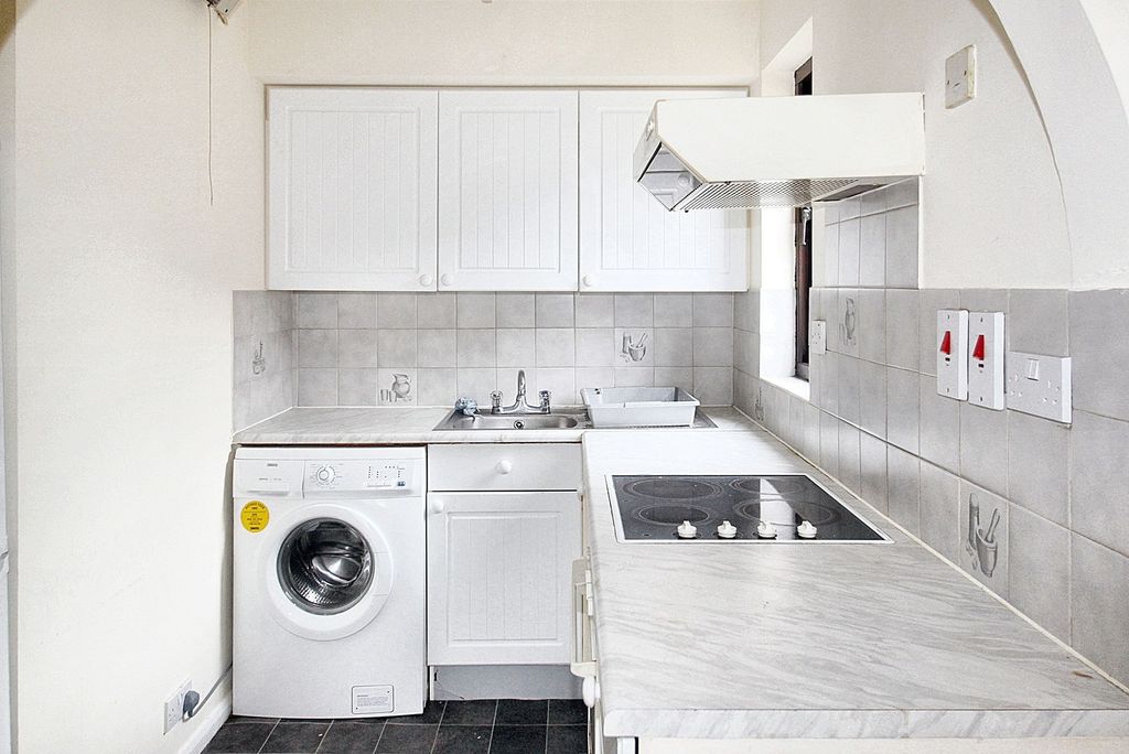 Property photo 2 of 4