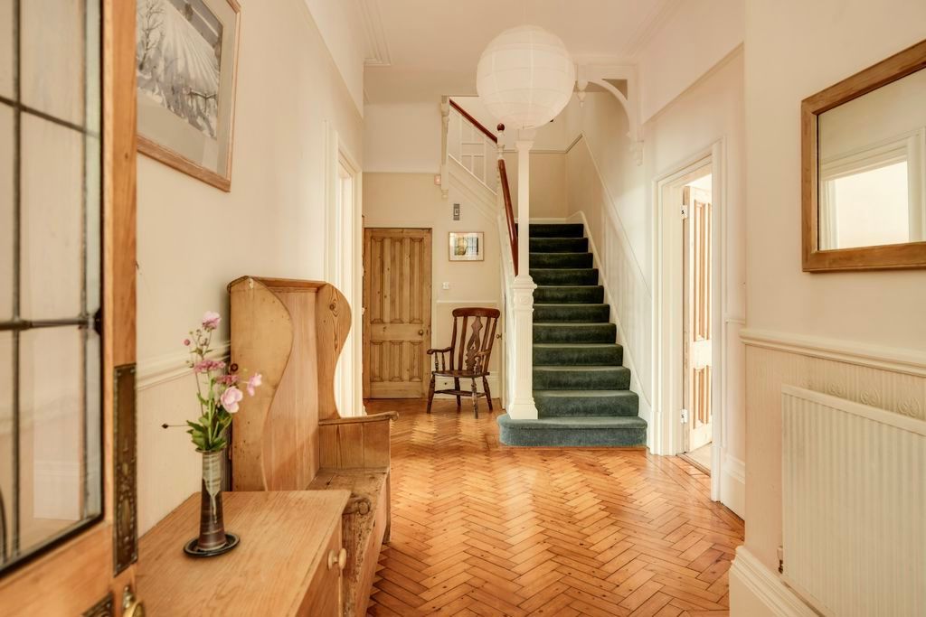 Property photo 3 of 21 Hallway
