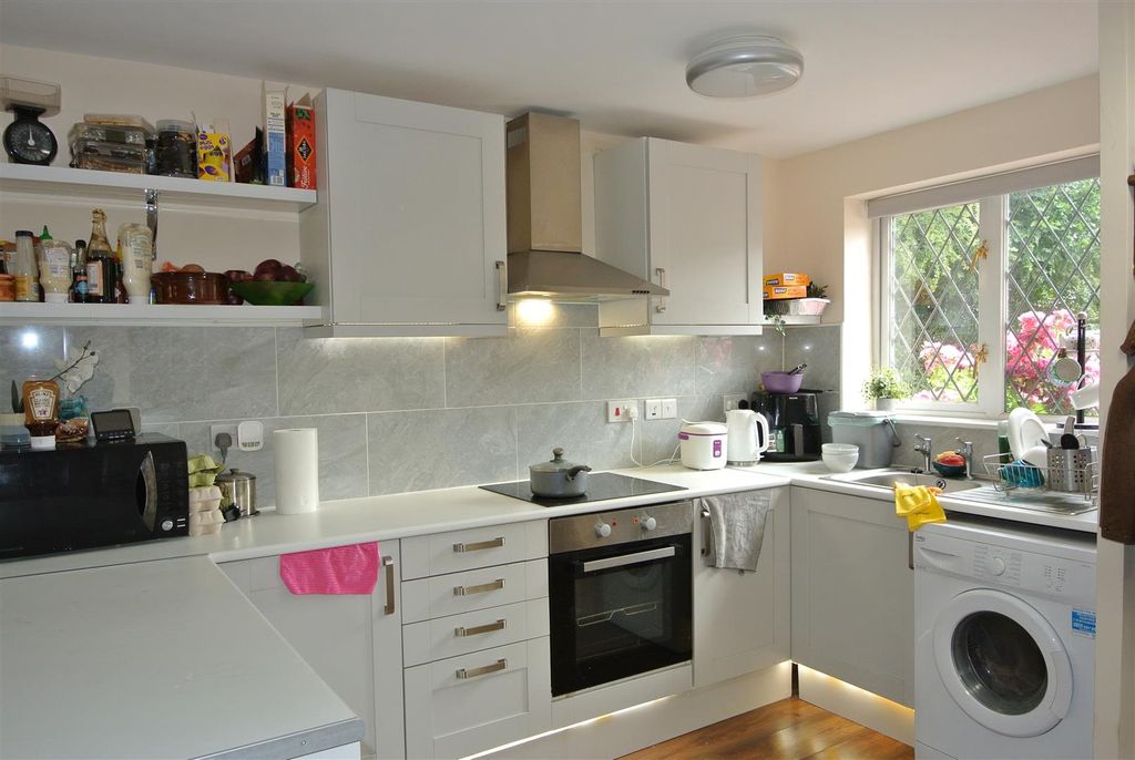 Property photo 2 of 7 Kitchen.Jpg